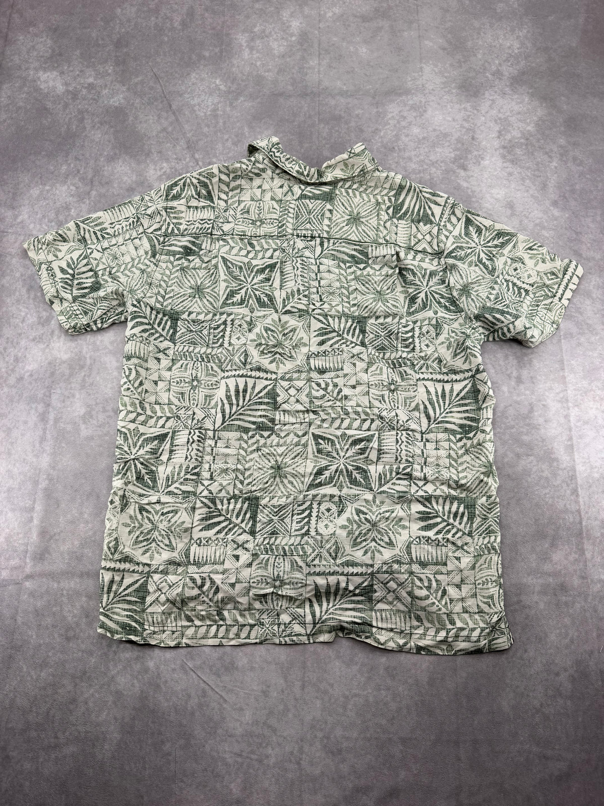 Quicksilver Button Up - M