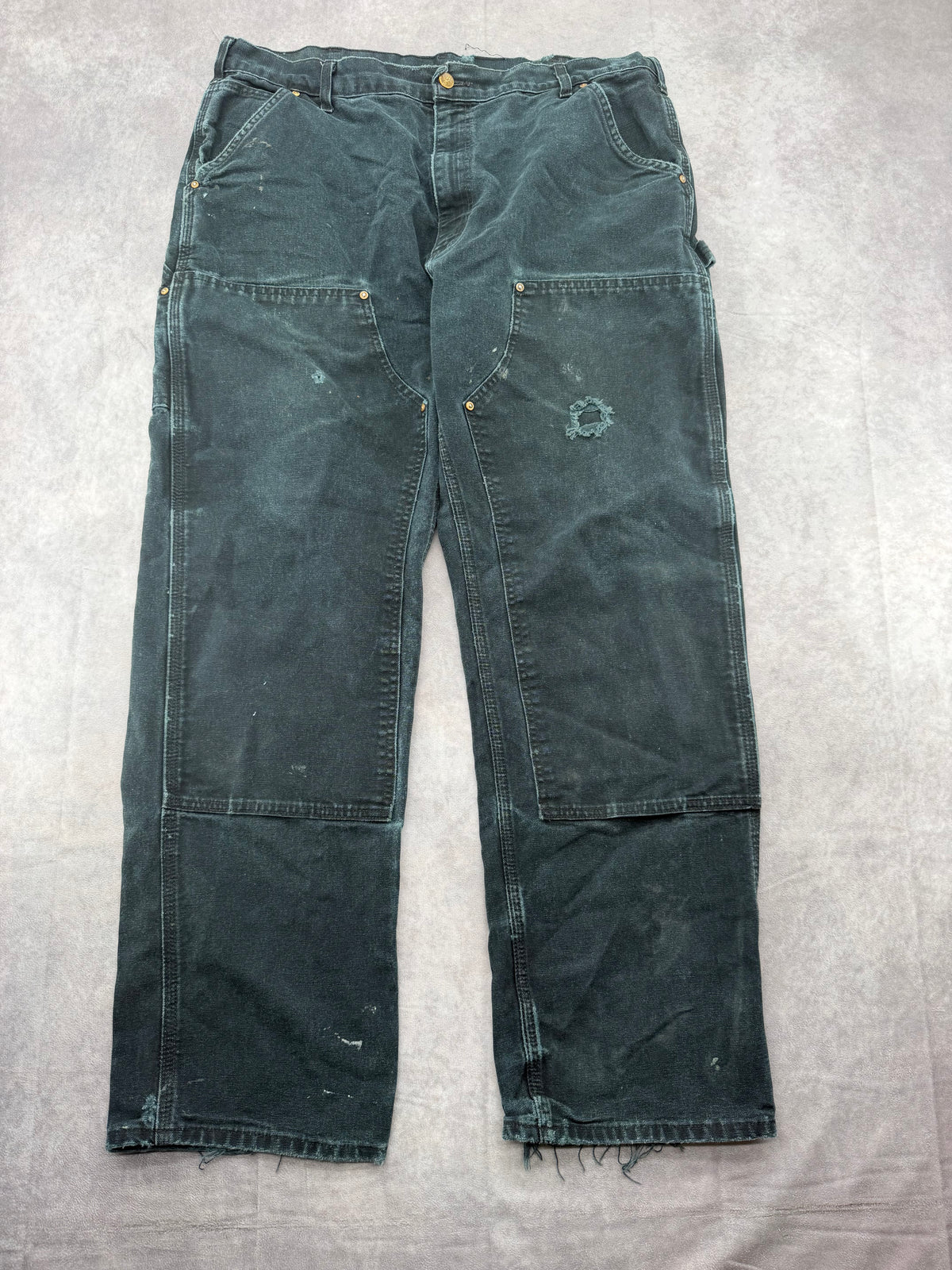 Distressed Carhartt double knees - 34x34