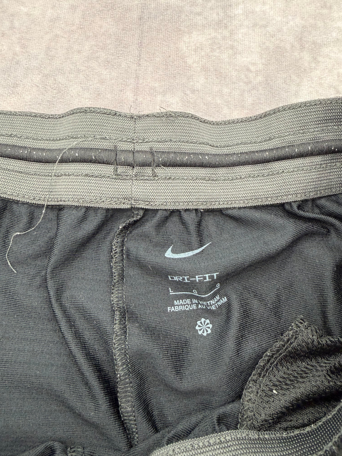 Nike Shorts - L